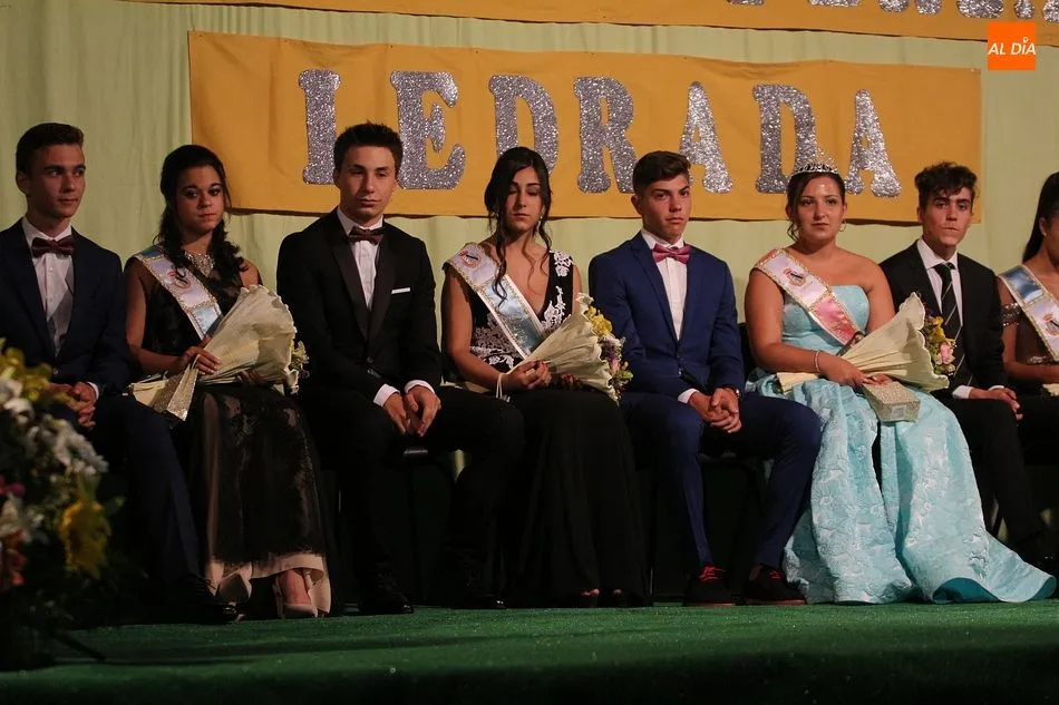 Foto 7 - Sandra Garc&iacute;a, elegida reina de las fiestas de Ledrada