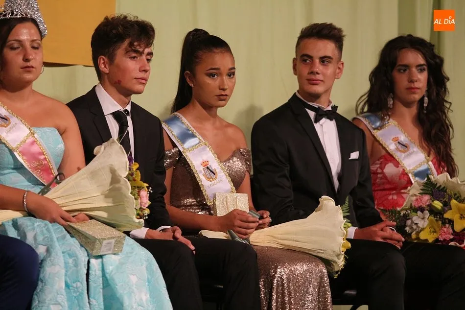Foto 6 - Sandra Garc&iacute;a, elegida reina de las fiestas de Ledrada