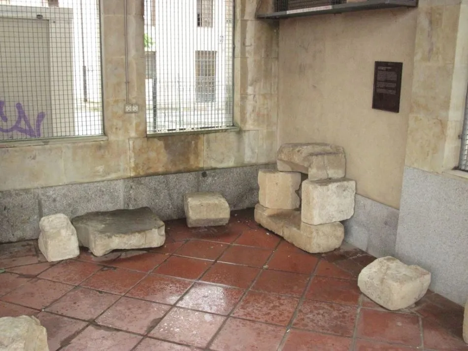 Foto 6 - Piden reparaciones en la Cueva de Salamanca por&nbsp;las humedades