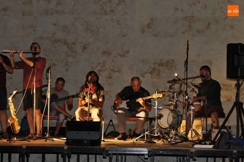 Concierto de Entavía en Almenara de Tormes