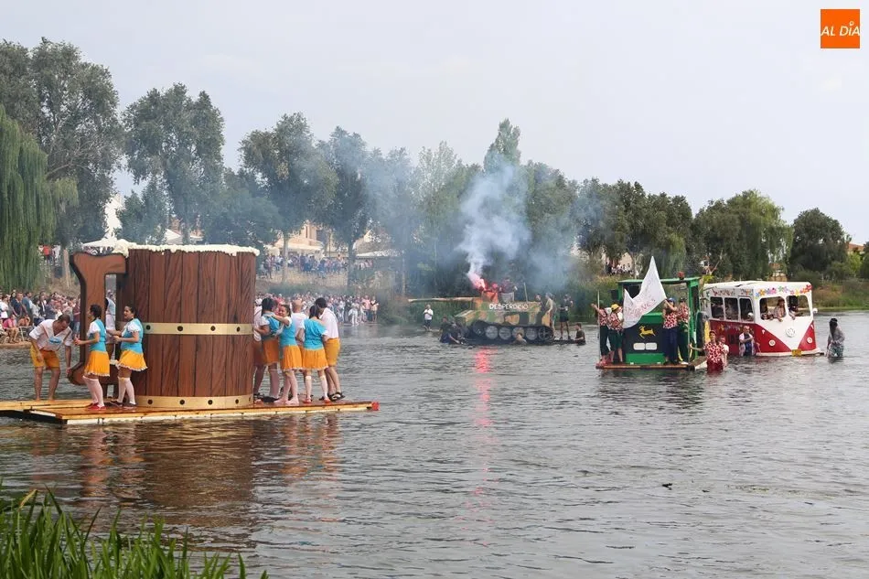 La bajada del Tormes sobre OFNIS se ha convertido en el evento más destacado de las fiestas de Huerta