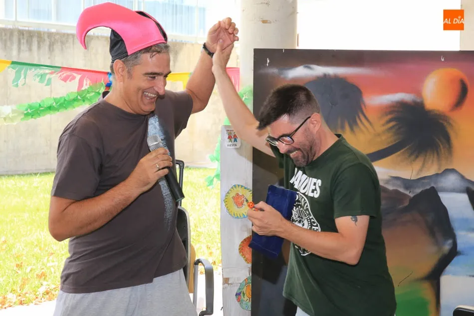 Foto 8 - Beti Pitera protagoniza una jornada festiva y m&aacute;gica para ASPACE