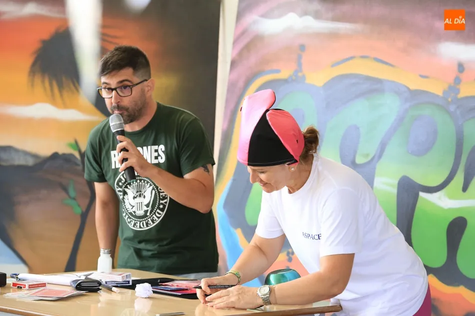 Foto 5 - Beti Pitera protagoniza una jornada festiva y m&aacute;gica para ASPACE