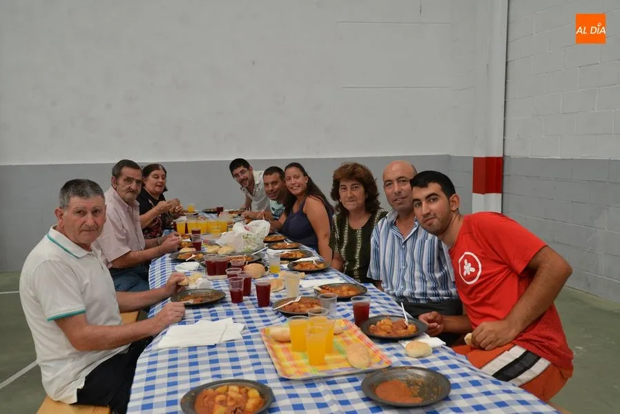 Foto 3 - La Villa de Valdelosa honra a San Roque con una suculenta caldereta de carne&nbsp;  