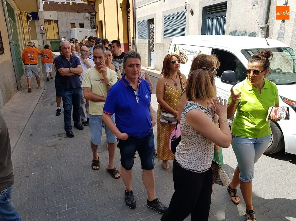 Foto 8 - Las pe&ntilde;as recuperan fuerzas en la tradicional comida festiva