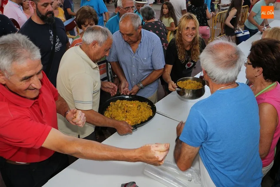 Foto 10 - Linares cierra sus festejos repartiendo 1.200 raciones de paella