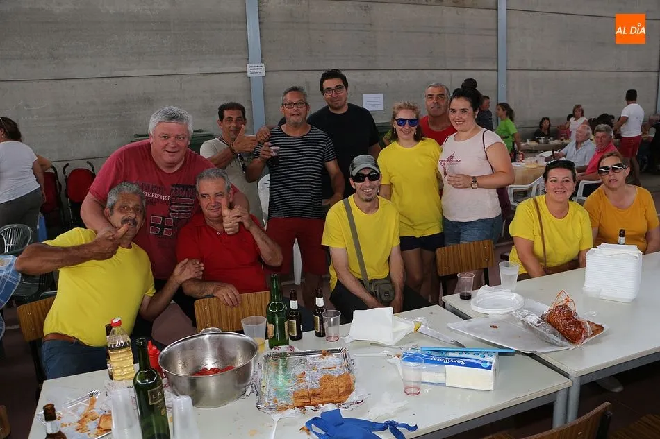 Foto 8 - Linares cierra sus festejos repartiendo 1.200 raciones de paella