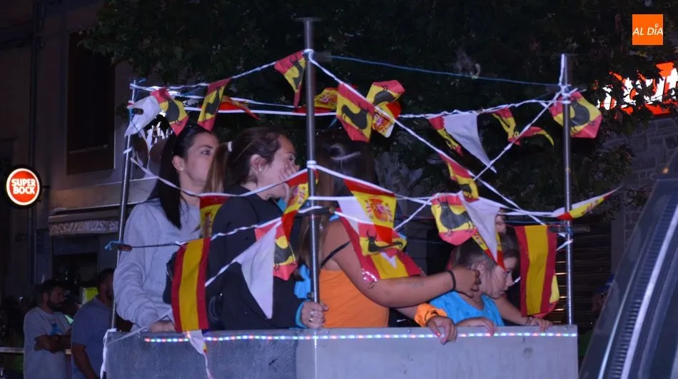 Foto 7 - Las Pe&ntilde;as entran en escena en las Fiestas de Toros de Lumbrales