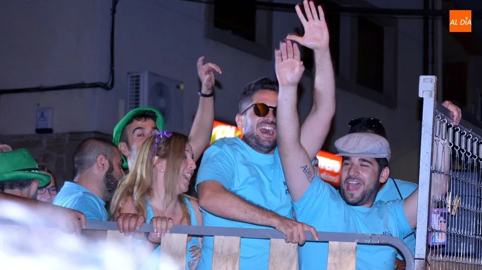 Foto 6 - Las Pe&ntilde;as entran en escena en las Fiestas de Toros de Lumbrales