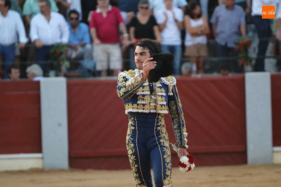 Foto 3 - Gran faena en la Plaza de Guijuelo con los tres diestros a hombros