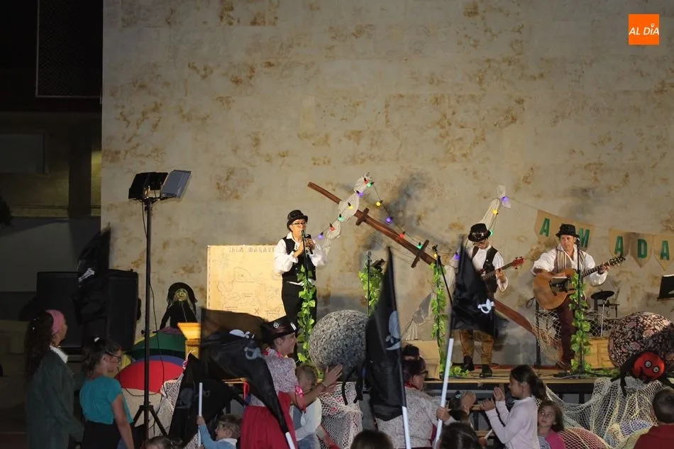 Foto 6 - Los ni&ntilde;os, protagonistas del divertido espect&aacute;culo de Armadanzas