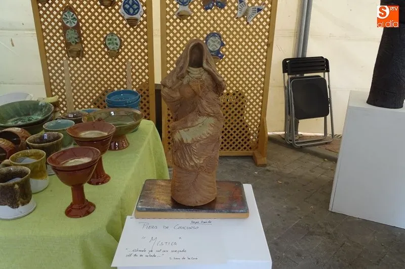 Foto 6 - La primera edici&oacute;n de la Feria del Barro toma forma en la calle Bulevar  