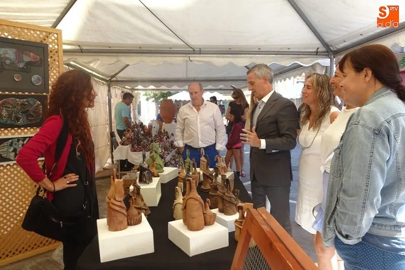 Alcalde y concejales saludaron a los expositores