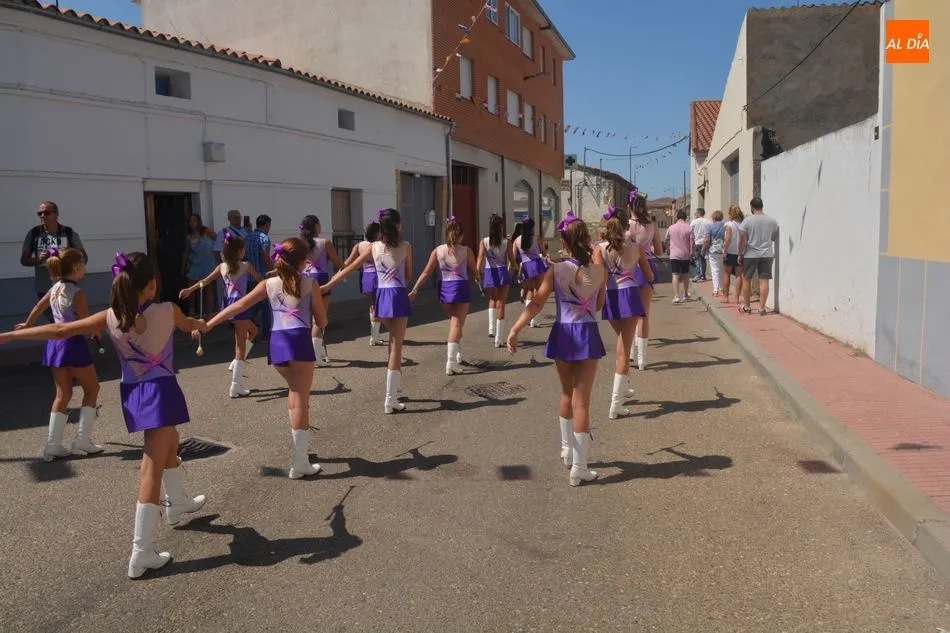Foto 6 - Calzada de Valdunciel honra a su patrona, Santa Elena, en el d&iacute;a m&aacute;s importante de sus fiestas  