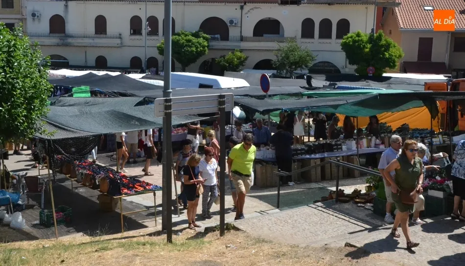 El mercadillo sabatino encuentra por fin una zona interesada en acogerlo  