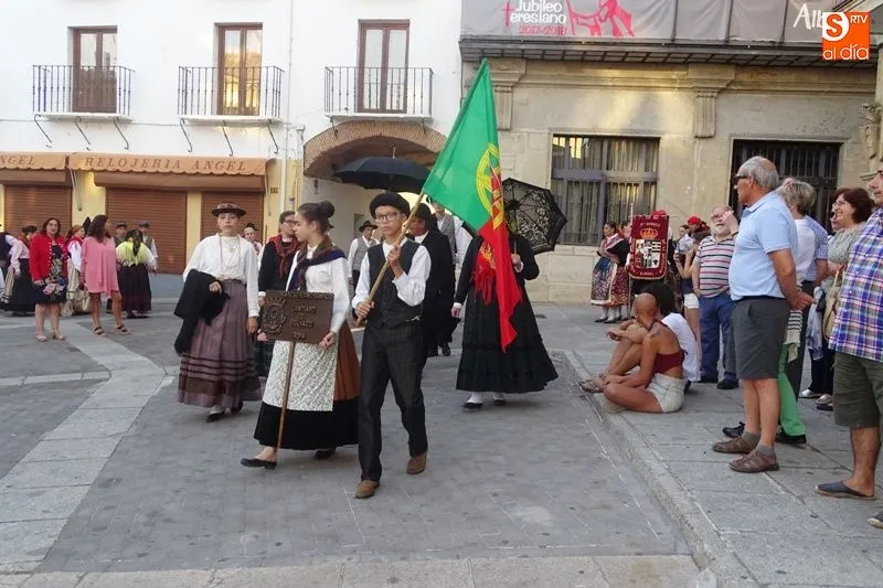 Foto 8 - Pasacalles de folclore&nbsp;para amenizar la I Feria del Barro  