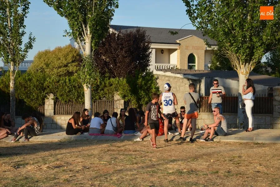 Foto 6 - El &lsquo;Bocat&iacute;n de media tarde&rsquo; congrega a cientos de vecinos en el Parque de Escuelas  