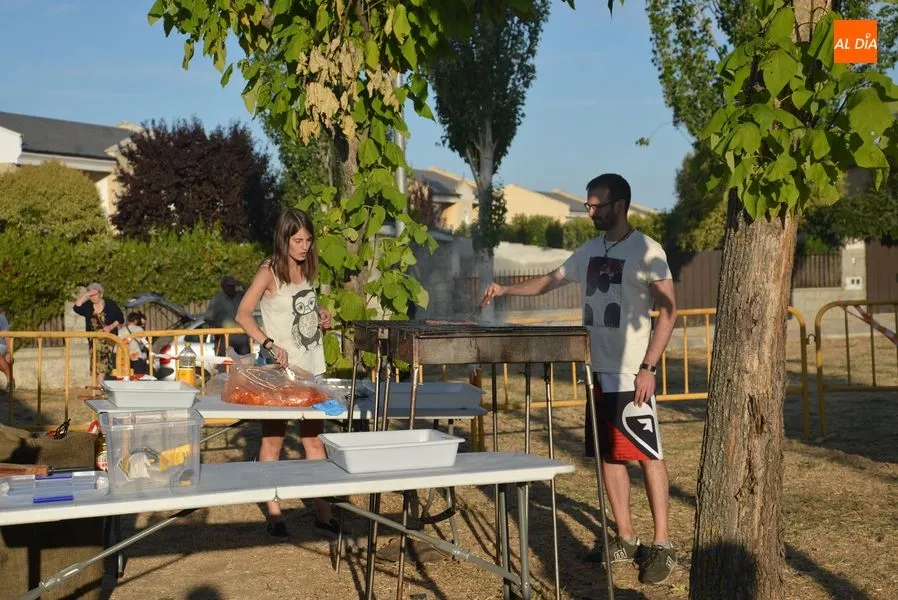 Foto 2 - El &lsquo;Bocat&iacute;n de media tarde&rsquo; congrega a cientos de vecinos en el Parque de Escuelas  
