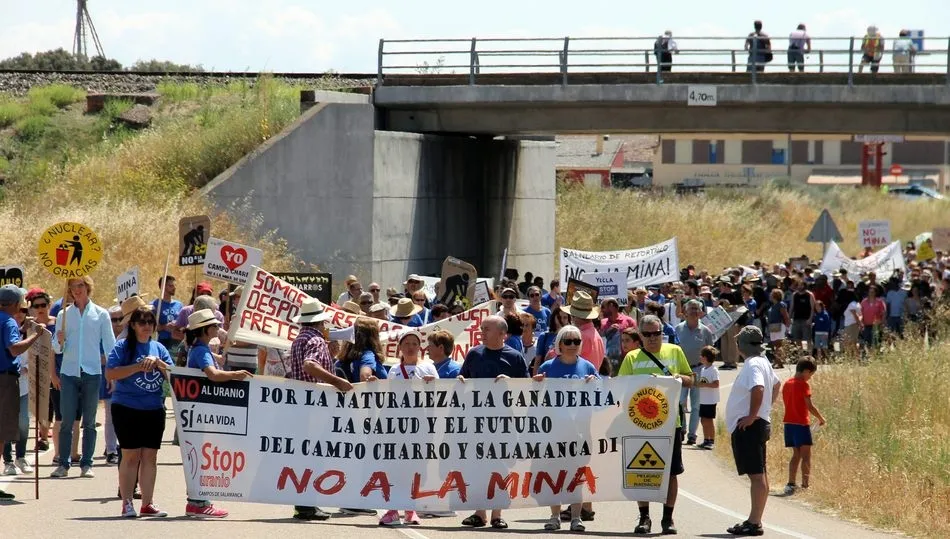 	Momento de la manifestación en La Fuente de San Esteban