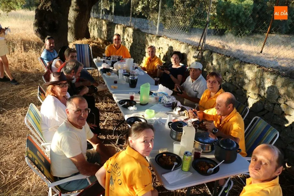 Foto 5 - En Villavieja se preparan con 1.100 raciones de carne para lo que est&aacute; por llegar  
