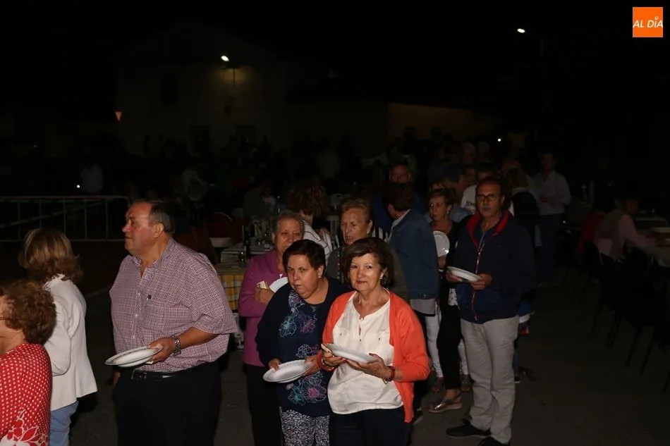 Foto 6 - La semana cultural finaliza con caldereta solidaria y m&uacute;sica de acorde&oacute;n