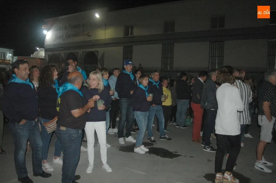 Foto 10 - Los Sobraos llenan la plaza de Cip&eacute;rez  