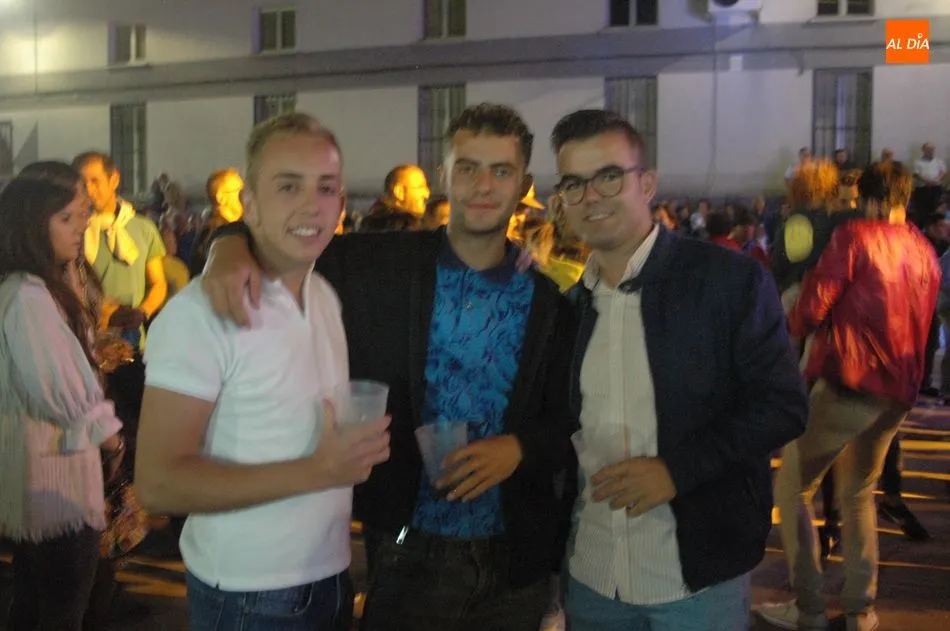 Foto 2 - Los Sobraos llenan la plaza de Cip&eacute;rez  