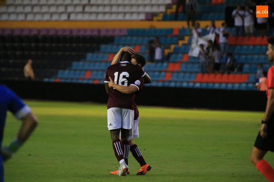 Foto 9 - El Salamanca CF UDS convence en su partido de presentaci&oacute;n y golea al Villanovense (3-0)  