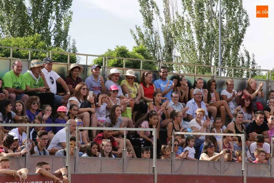 Foto 3 - Un Gran Prix multitudinario eleva la temperatura en la plaza de toros  