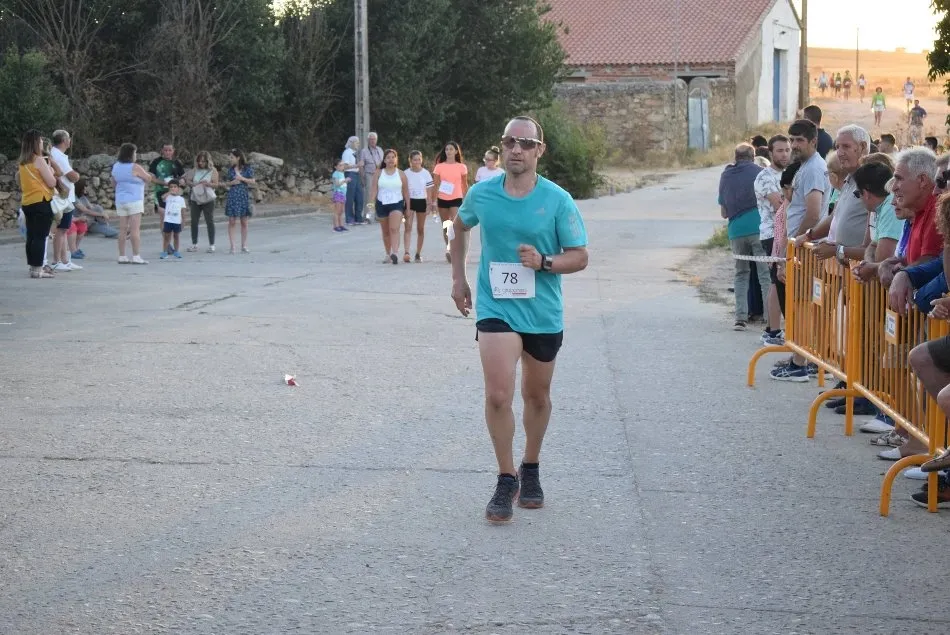 Foto 10 - Marta Pescador y Jos&eacute; Antonio S&aacute;nchez se imponen en la XII Carrera de Valdemierque