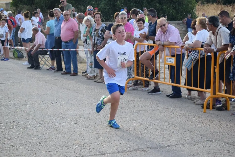Foto 9 - Marta Pescador y Jos&eacute; Antonio S&aacute;nchez se imponen en la XII Carrera de Valdemierque