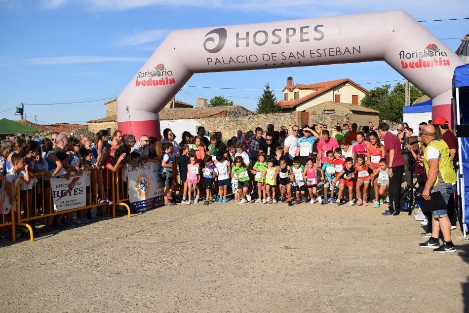 Foto 8 - Marta Pescador y Jos&eacute; Antonio S&aacute;nchez se imponen en la XII Carrera de Valdemierque