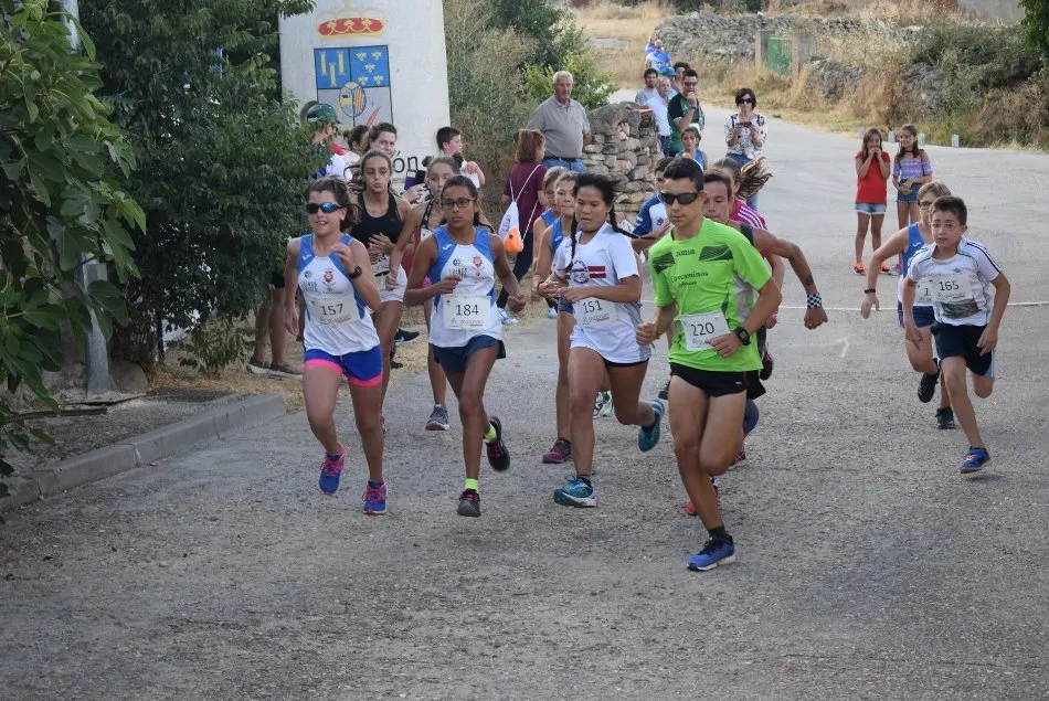 Foto 3 - Marta Pescador y Jos&eacute; Antonio S&aacute;nchez se imponen en la XII Carrera de Valdemierque