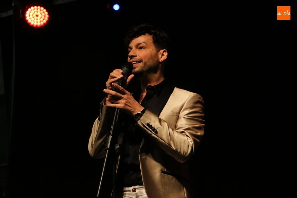 Foto 9 - Noche de estrellas de la canci&oacute;n para despedir los conciertos