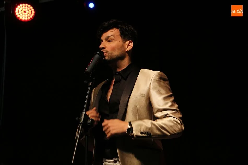 Foto 7 - Noche de estrellas de la canci&oacute;n para despedir los conciertos