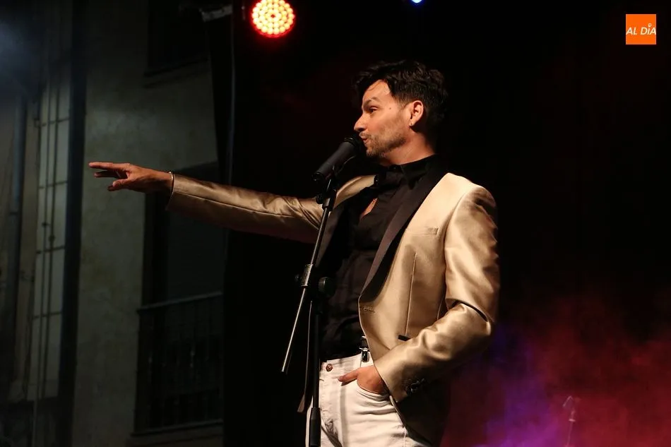 Foto 2 - Noche de estrellas de la canci&oacute;n para despedir los conciertos