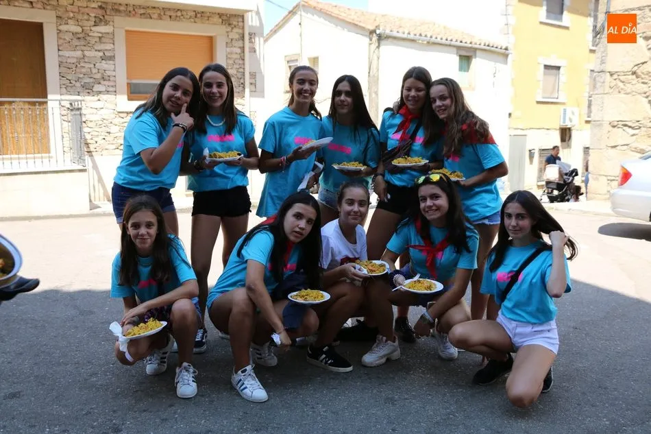 Foto 4 - En Masueco cogen fuerzas con una paellada ante lo&nbsp;que se les viene encima  