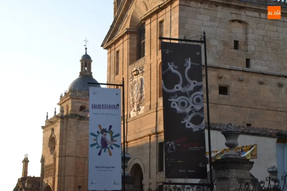 Foto 5 - La Plazuela del Buen Alcalde, en plena mutaci&oacute;n para la Feria de Teatro  