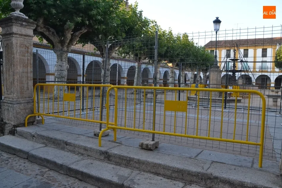 Foto 8 - La Plazuela del Buen Alcalde, en plena mutaci&oacute;n para la Feria de Teatro  