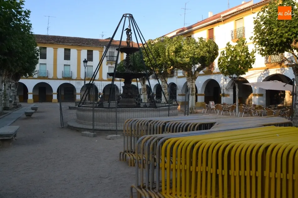 Foto 2 - La Plazuela del Buen Alcalde, en plena mutaci&oacute;n para la Feria de Teatro  