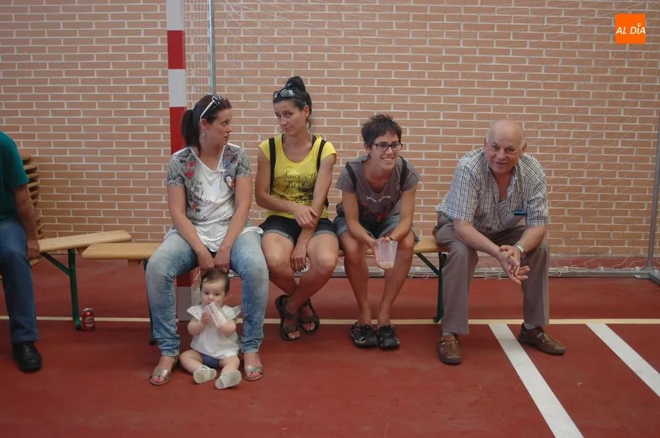 Foto 6 - La pelota a mano protagoniza una nueva jornada festiva en Sard&oacute;n de los Frailes  