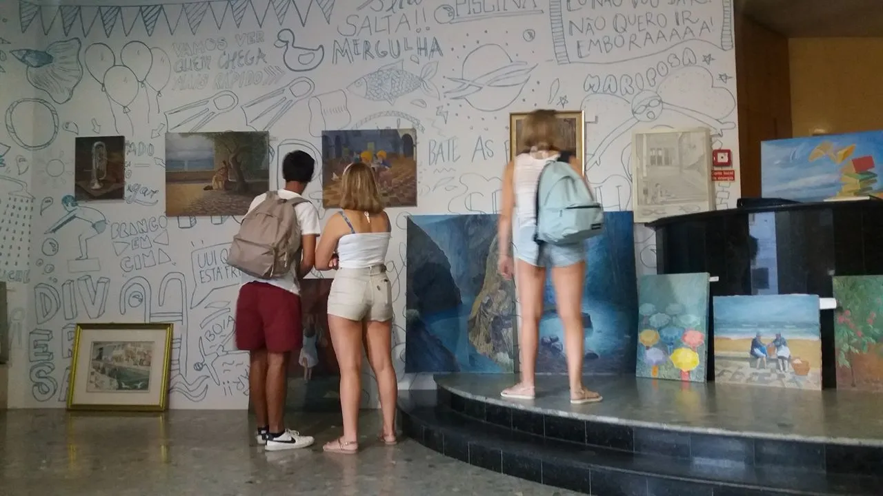 José Antonio del Castillo expone sus cuadros de ciudades en Figueira da Foz  