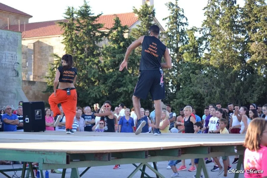 Foto 11 - Las fiestas mantienen el ritmo con deporte y concurso de disfraces