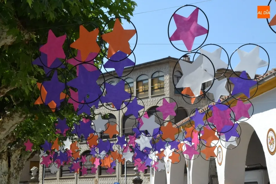 Días de Feria: Explosión de estrellas de colores en la Plazuela del Buen Alcalde  