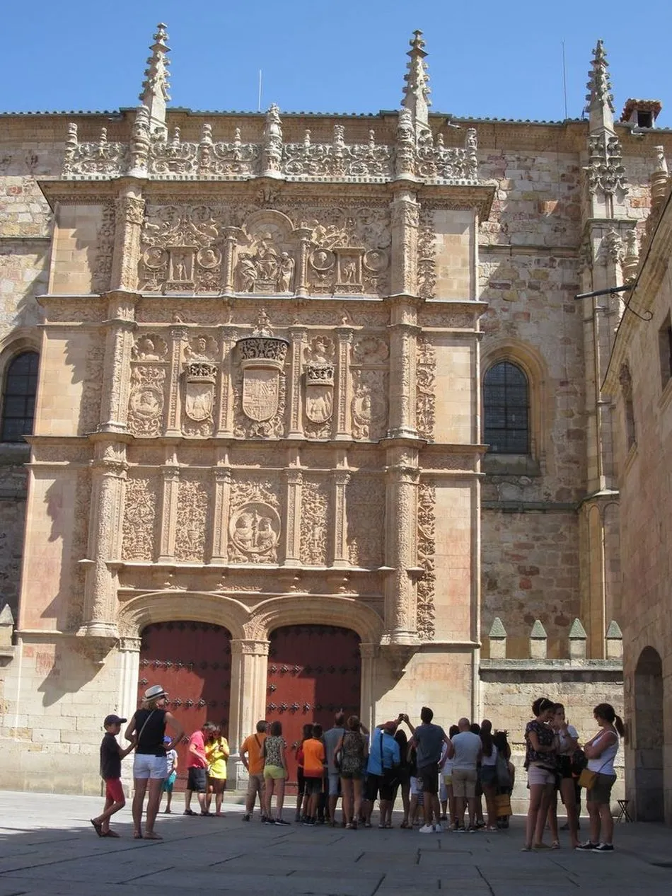 Foto 6 - Ciudadanos por la Defensa del Patrimonio advierte de la falta de horario de visita en algunos...
