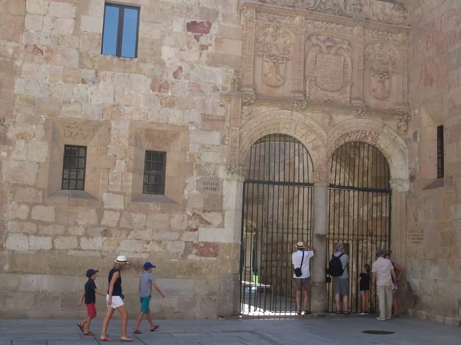 Foto 5 - Ciudadanos por la Defensa del Patrimonio advierte de la falta de horario de visita en algunos...