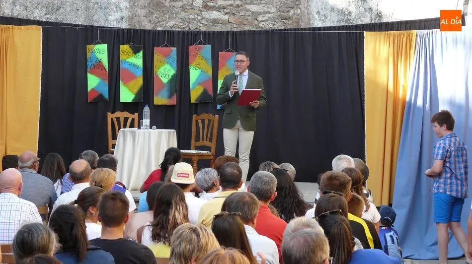 El prior de los Carmelitas Descalzos, Miguel Ángel González