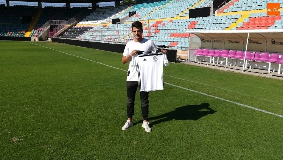 Vatousiadis, con la camiseta del Salamanca CF UDS, en el Helmántico.