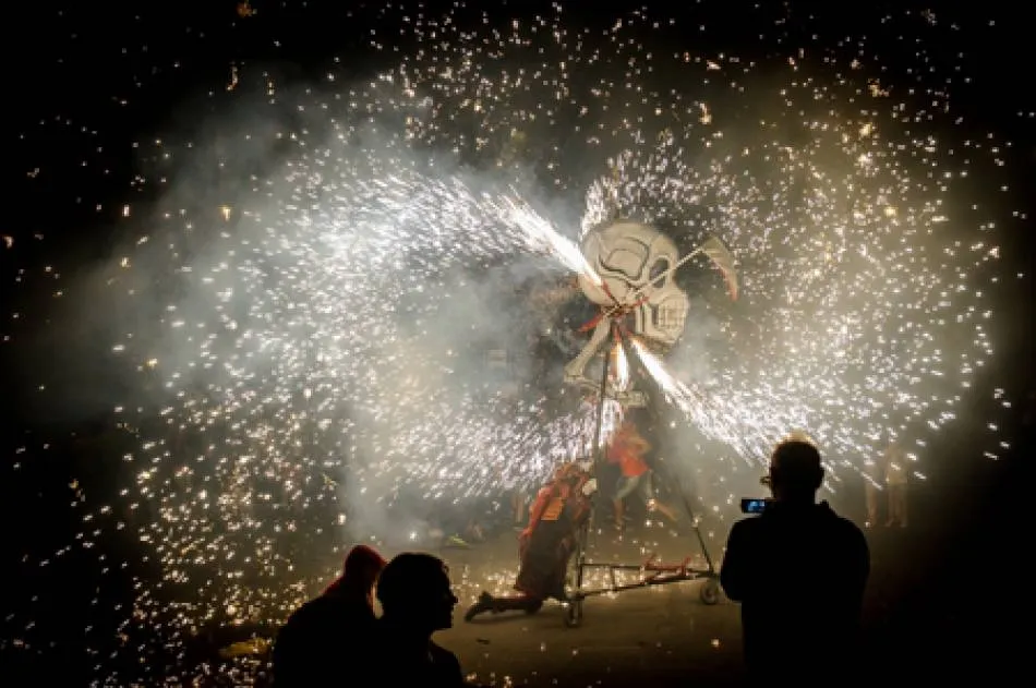 Recomendado el uso de ropa vaquera y gorra para asistir al correfoc de la Feria  