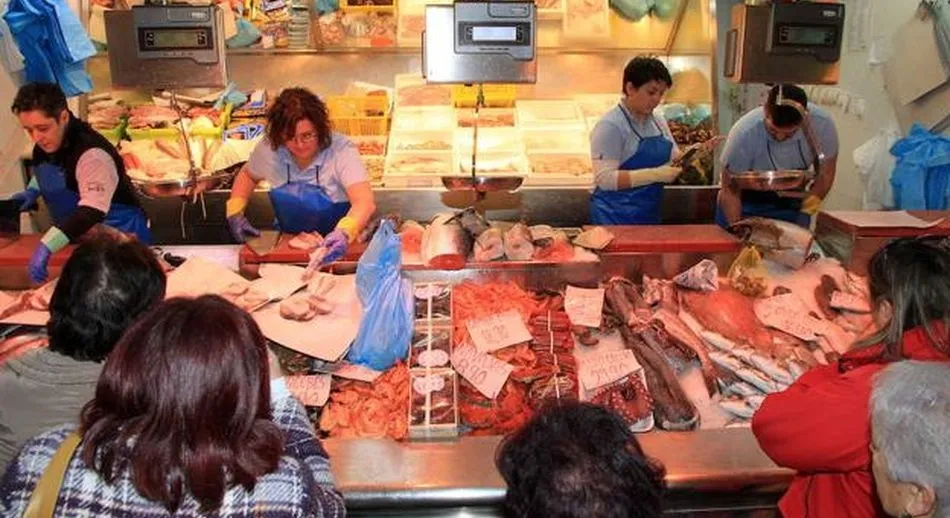 En la región se consumen 27,62 kilos de media de pescado por persona, 28,92 kilogramos menos que de carne / EL NORTE